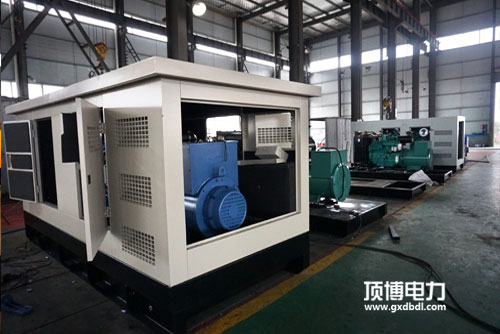購(gòu)買康明斯靜音式柴油發(fā)電機(jī)組，哪個(gè)廠家好