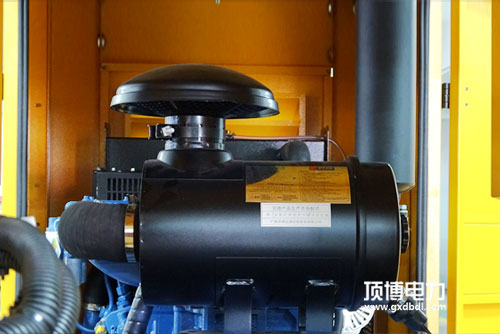冷凍液中滲入機(jī)油，對(duì)發(fā)動(dòng)機(jī)汽缸有什么樣影響？